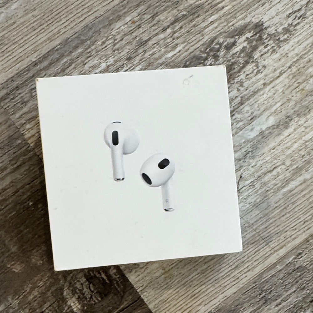 Apple AirPods Pro with White Finish